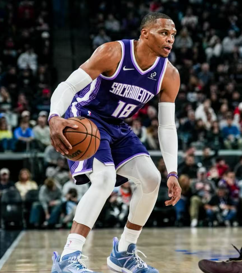 云开体育官网-时隔7年梦回巅峰，威少26+6+6记三分，国王轻取奇才豪取四连胜